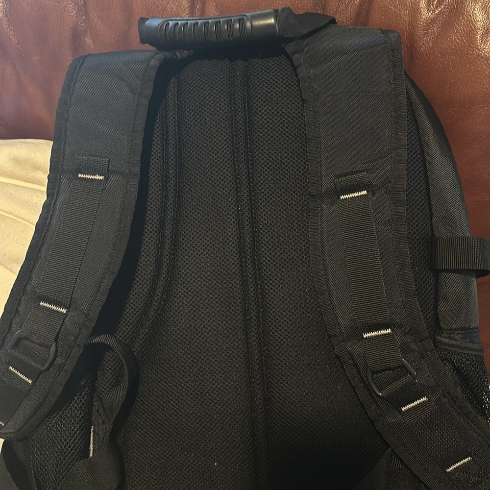 Targus backpack navy blue/black padded back and adjustable straps - Picture 5 of 8